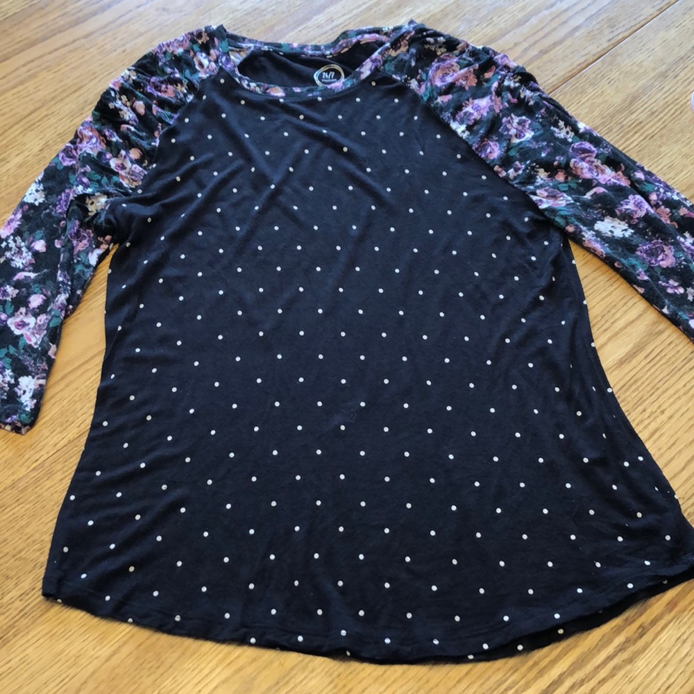 Maurices tee size medium
